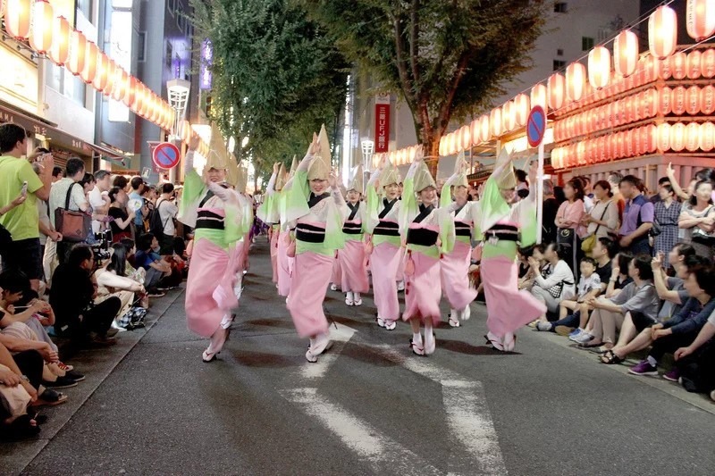 神楽坂祭り　阿波踊りを見よう